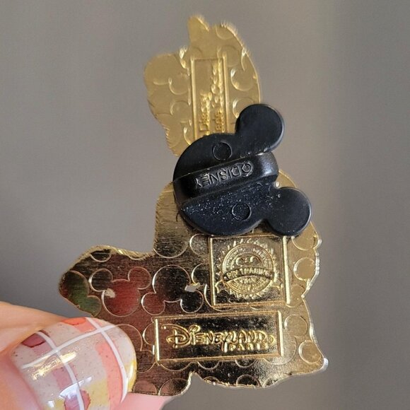 Like New - Disney Enamel Peter Pan Pin - Picture 2 of 3